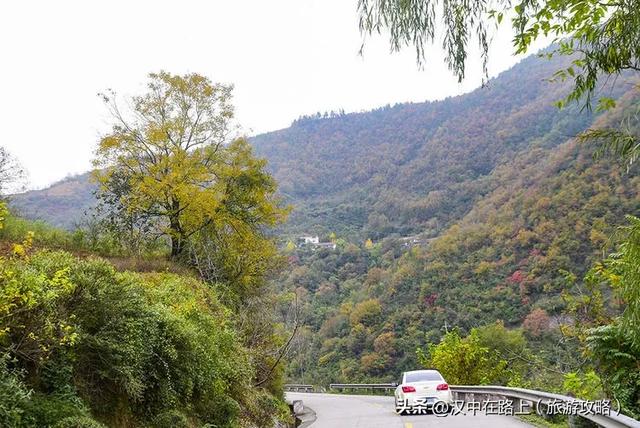 汉中出发沿嘉陵江跨省自驾,把秦巴深秋的美景装进车窗~图片