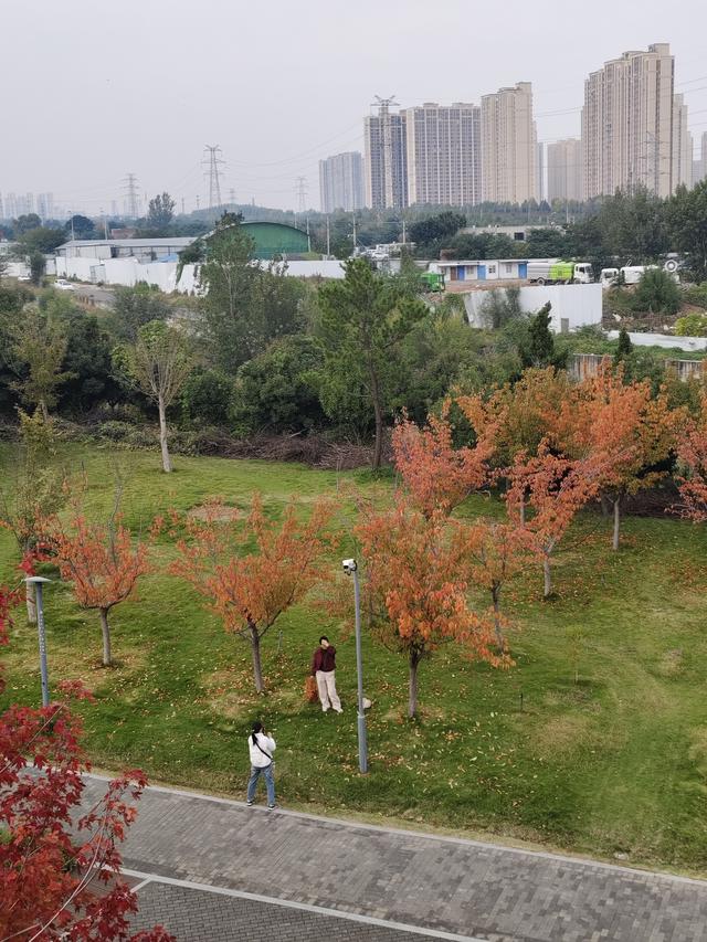 徒步穿越西流湖，赏秋正当时