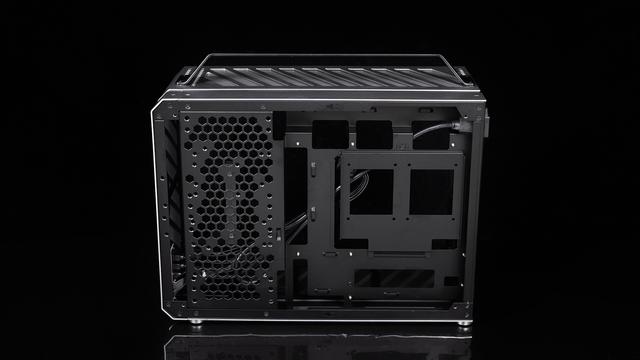 银白顶配，98X3D+技嘉B850M雕妹+索泰RTX 5080+6400C28 96GB装机