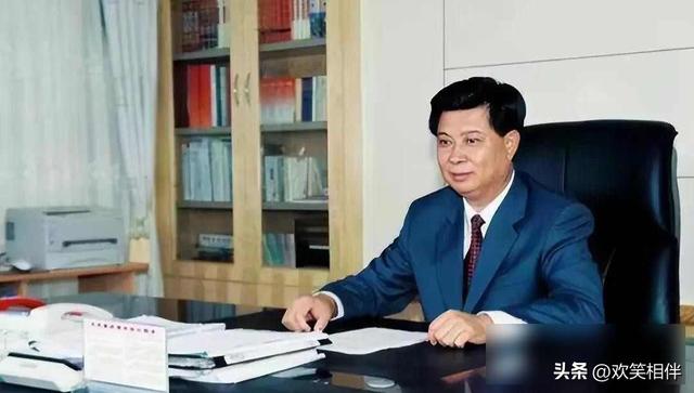 与60多名女性保持不正当性关系，喊着反腐却敛财上亿元的市委书记