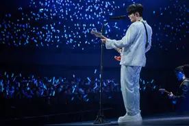 《黑马》世界巡回演唱会（沈阳站) 在沈阳奥体中心举行 李荣浩用“乌梅子酱”告白沈阳图片