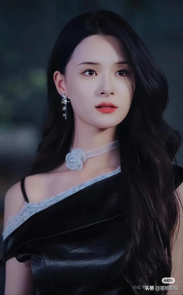 看似「清纯」实则“风骚”的四个短剧女演员，妖艳绝不输“妲己”