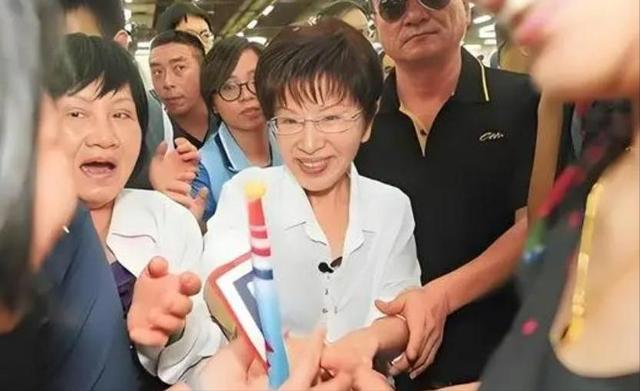 台湾出席93阅兵名单出炉，赖清德当局气急败坏，洪秀柱已抵达北京