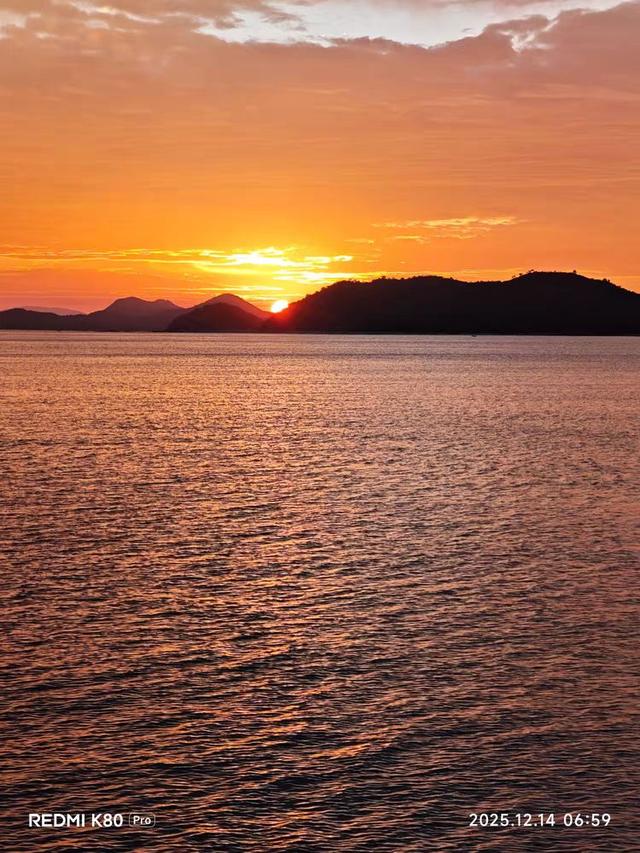 到沙头角看海上日出