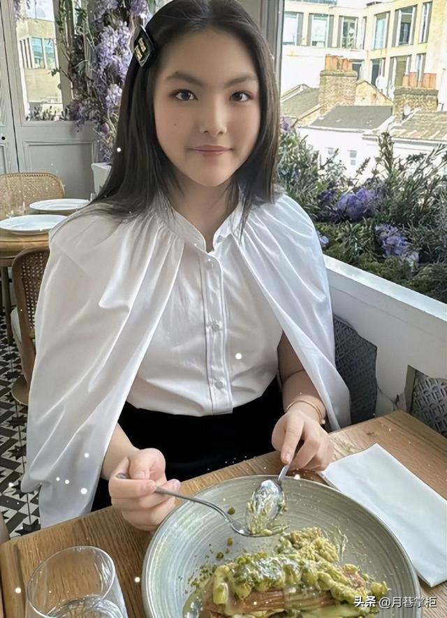 李湘也没想到，费心富养15年的女儿，竟给前夫王岳伦做了"嫁衣"