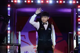 7-1！赵心童打疯了，世锦赛决赛一边倒！三冠王手感全无：无奈图片