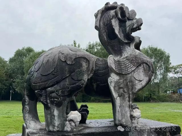 实地探访南京狮子冲昭明太子萧统和他母亲丁令光的安宁陵