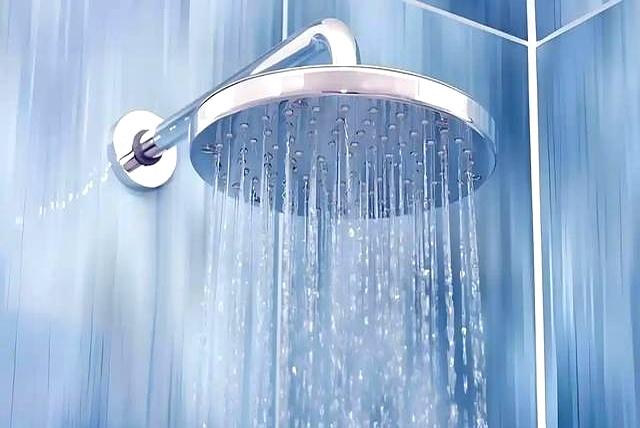 医生发现：坚持游泳的老年人	，用不了多久，身体或有6大变化