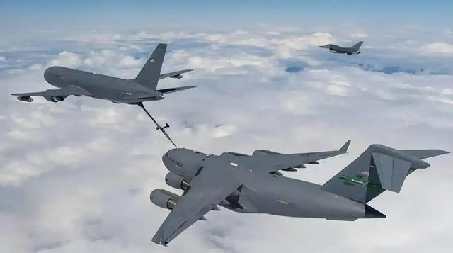 终于不嘴硬了？美媒开始承认：美军最大的敌人浮出水面，不是中俄