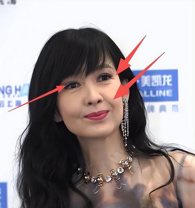 四天曝3个瓜！戴呼吸机、离婚、周慧敏肉软会玩，一个比一个意外