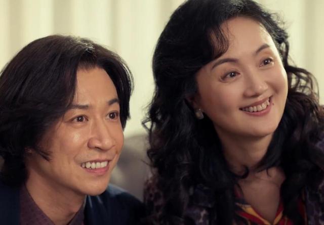 离过年不到2月	，52岁辛柏青高调传出喜讯，朱媛媛终于可以放心了