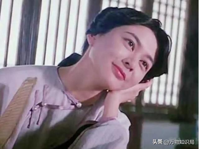 关之琳的母亲有多漂亮?娇媚冷艳颜值出众,美得惊为天人!
