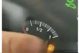 昨天刚提车，这“乌龟晒太阳”是什么意思？提醒我以龟速前行吗图片