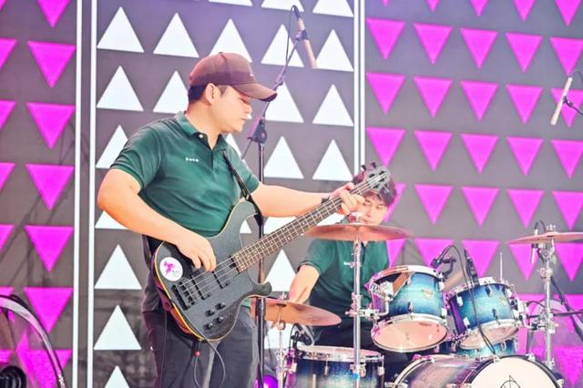 还能约！彩灯市集、戏曲展演、街头艺术，园博苑天天有惊喜→