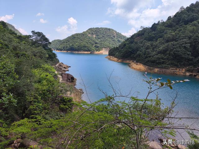 徒步增城牛牯嶂半途而废，邂逅一池碧水，堪称小九寨