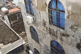 “隔壁楼琉璃瓦掉到我家院子”，海口多部门介入协调，当事人表示会整修加固图片