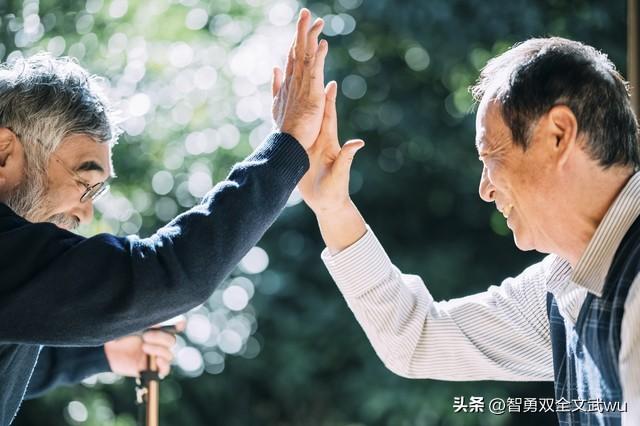 老年朋友们请大胆去做自己喜欢的事，余生很贵别再“将就”