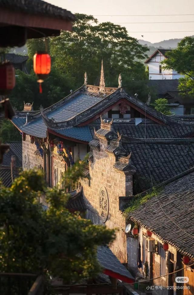 旅游新宠！成都最快1h可达的10个川内宝藏县城，景色封神！好吃好耍！你最想去哪个？