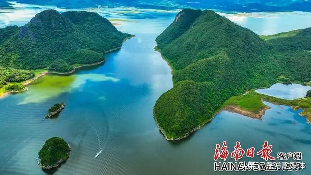 探秘“东方小桂林”：一条穿越千年的山水画廊