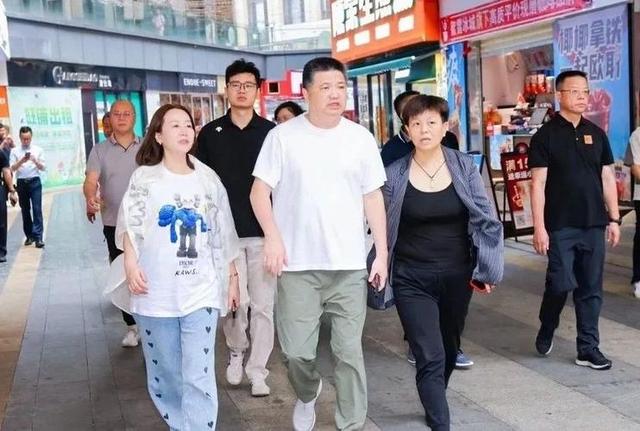 又一房地产巨头暴雷！负债1881亿，资不抵债被逼退市，董事长被抓
