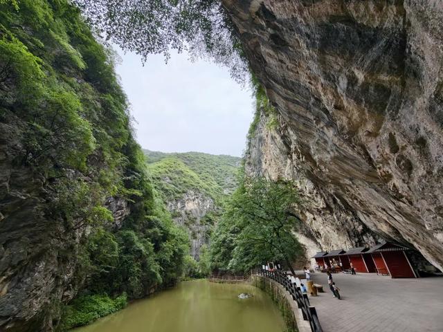西狭秋韵：石刻无言，却与幽风诉千年