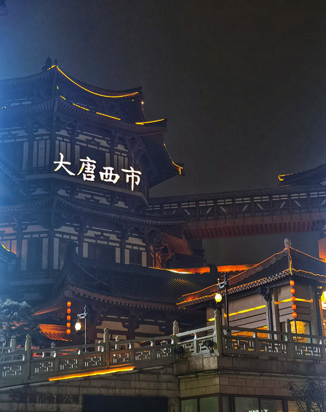 3.06亿游客挤爆！一秒穿盛唐？西安凭啥爆火？