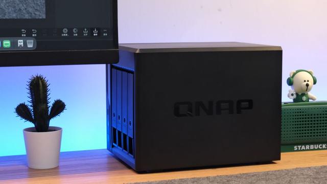 威联通Qu405-N355实测：四盘位NAS性价比之王，藏着AI的存储神器