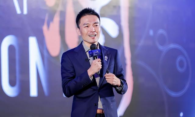 创始人儿子辍学用AI上课！自曝知识碾压同龄人，老师饭碗要被抢？
