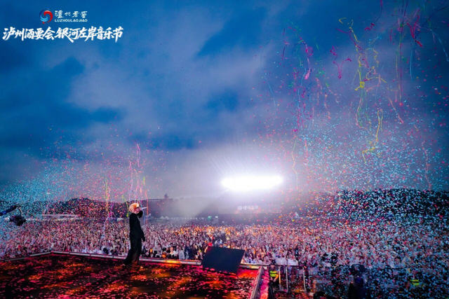 8天8090亿！双节文旅热背后：演出市场挤爆，沉浸式演艺引爆需求