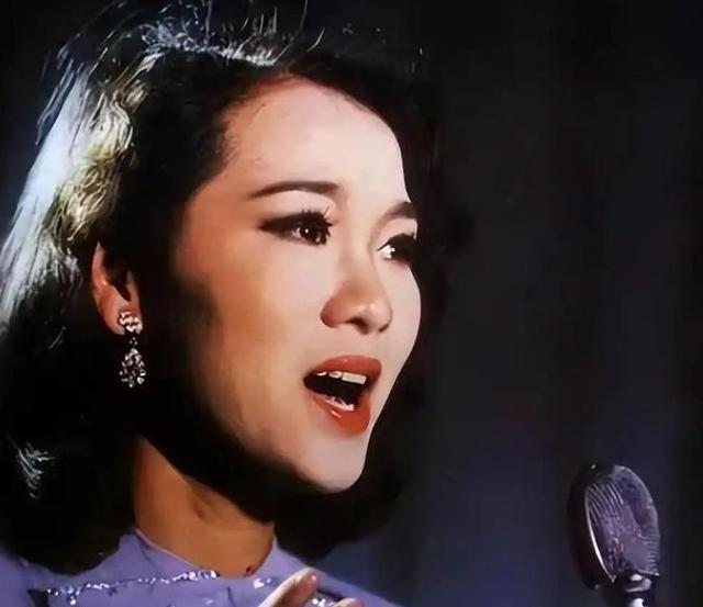原来早已不是中国籍，被老外“玩腻”后回国，郑绪岚现状令人唏嘘