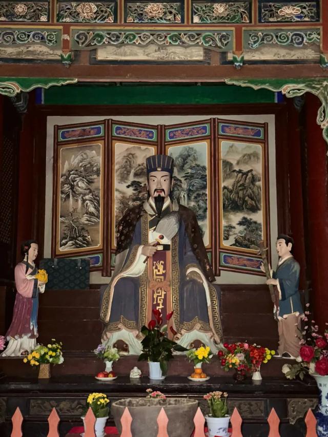 银杏鎏金，旱莲含苞！勉县武侯祠的秋日盛宴，邀君共赏