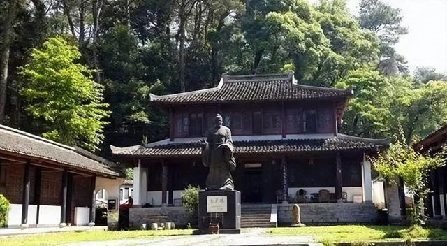 石禄生说丨文旅，卷的就是文化！千年庐山诗词旅游，是他卷起来的