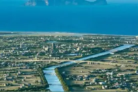 我国台湾龟山岛形状像乌龟，岛上有401高地，从宜兰县山上能看到图片