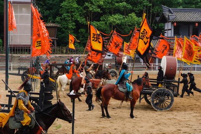 三国大乱斗：从东汉末年到天下归一的疯狂剧情，笑着看历史！