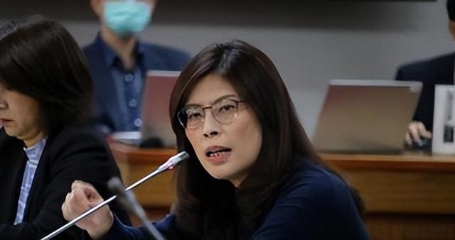 选举在即	，郑丽文在“九二共识”后加了四个字，不是“一中各表”