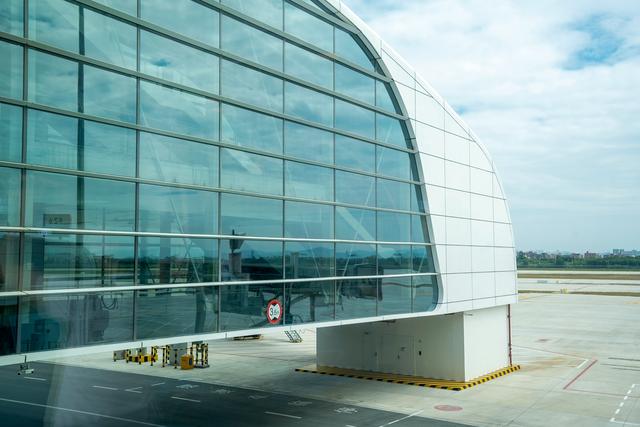 广州白云T3航站楼启用：全国最大单体机场诞生，岭南花城新地标