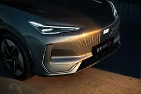 压垮燃油车了？吉利新电池寿命100万公里，冬季保电90%图片