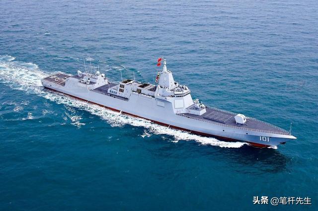 不堆航母拼巧劲，中国武库舰两条奇路，60 枚导弹饱和攻击防不住