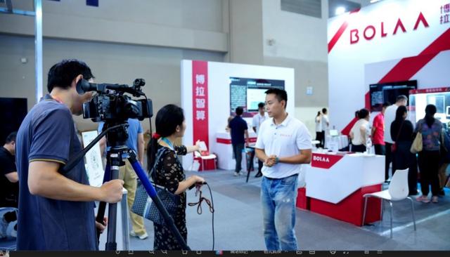 博拉网络四大AI主题产品亮相2025智博会 成全国媒体关注焦点