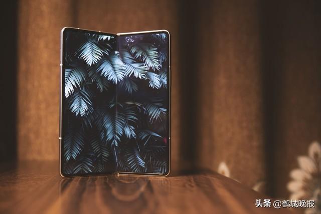 苹果折叠 iPhone 定了！2026 上市，三星独家供屏藏技术大招