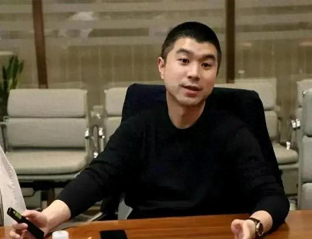 蛇鼠一窝！恒大二把手夏海钧的美国邻居，竟是另一个逃跑富豪