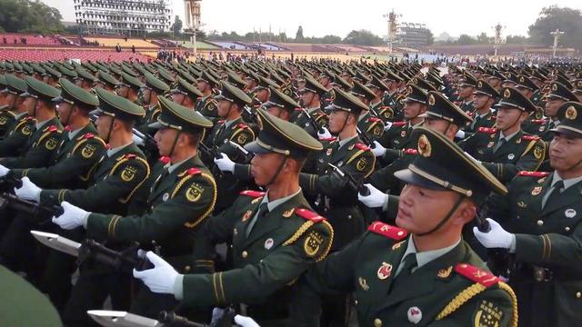 特朗普说变就变，中方秒懂，北京9.3大阅兵，五常首脑不能坐一起