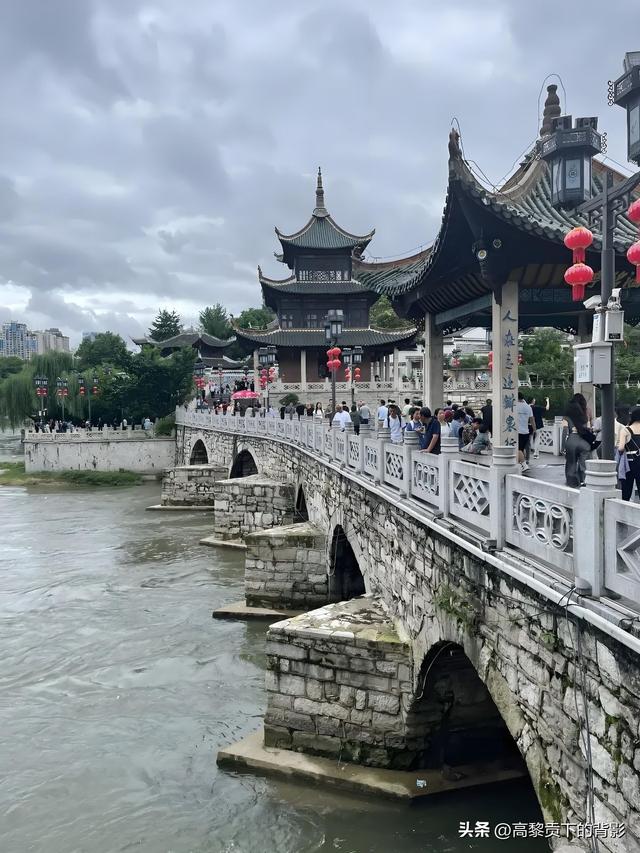 登临甲秀楼：一场穿越四百年的人文之旅