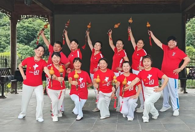 茶乡花海乐声悠扬