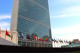 联合国总部为何设在美国？如果联合国搬来中国，对我们是好是坏？图片