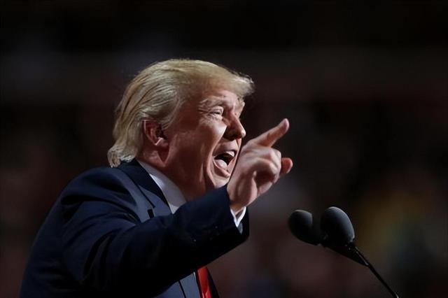 转向了？特朗普主动还油轮	，白宫释放俄公民，美国第一次做出妥协