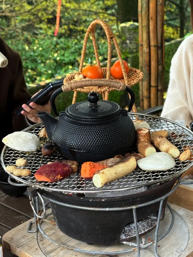 黄了！成都出发1.5h刹拢赏秋秘境，茶海风光无敌，银杏美了上千年！