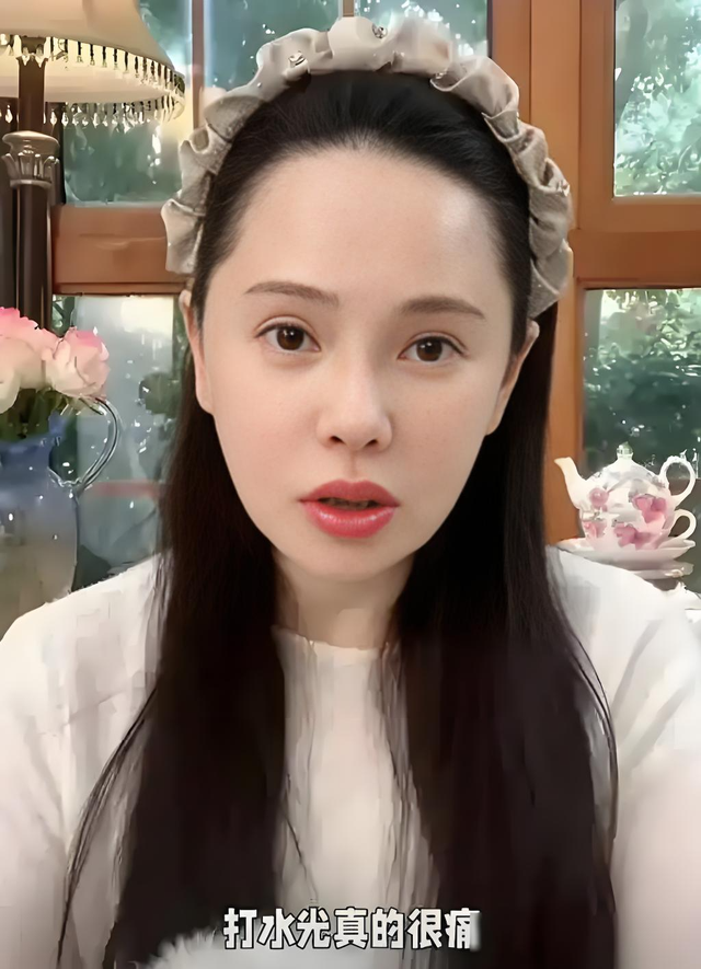 伊能静好真实，大胆展示自己脸上针孔，为了变美也是不容易啊