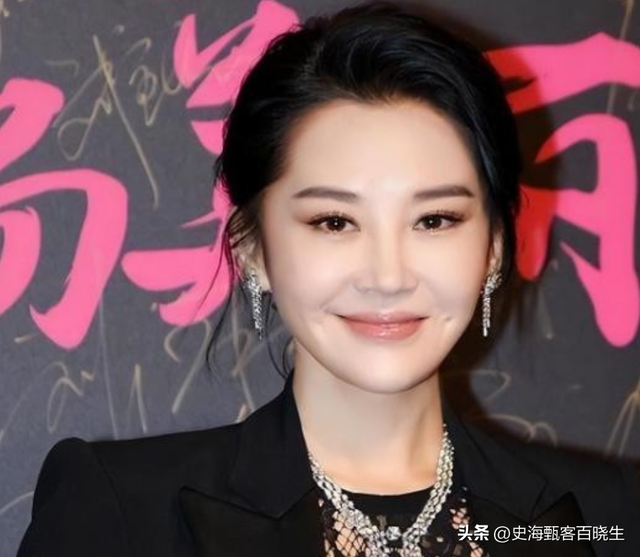她一生 “风流成性、老少通吃”，撩汉无数，现如今56岁依旧单身