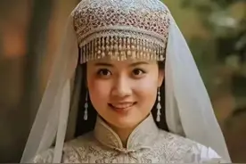 夏日炎炎 回族女生被“剃毛” 竟然是民族习俗图片